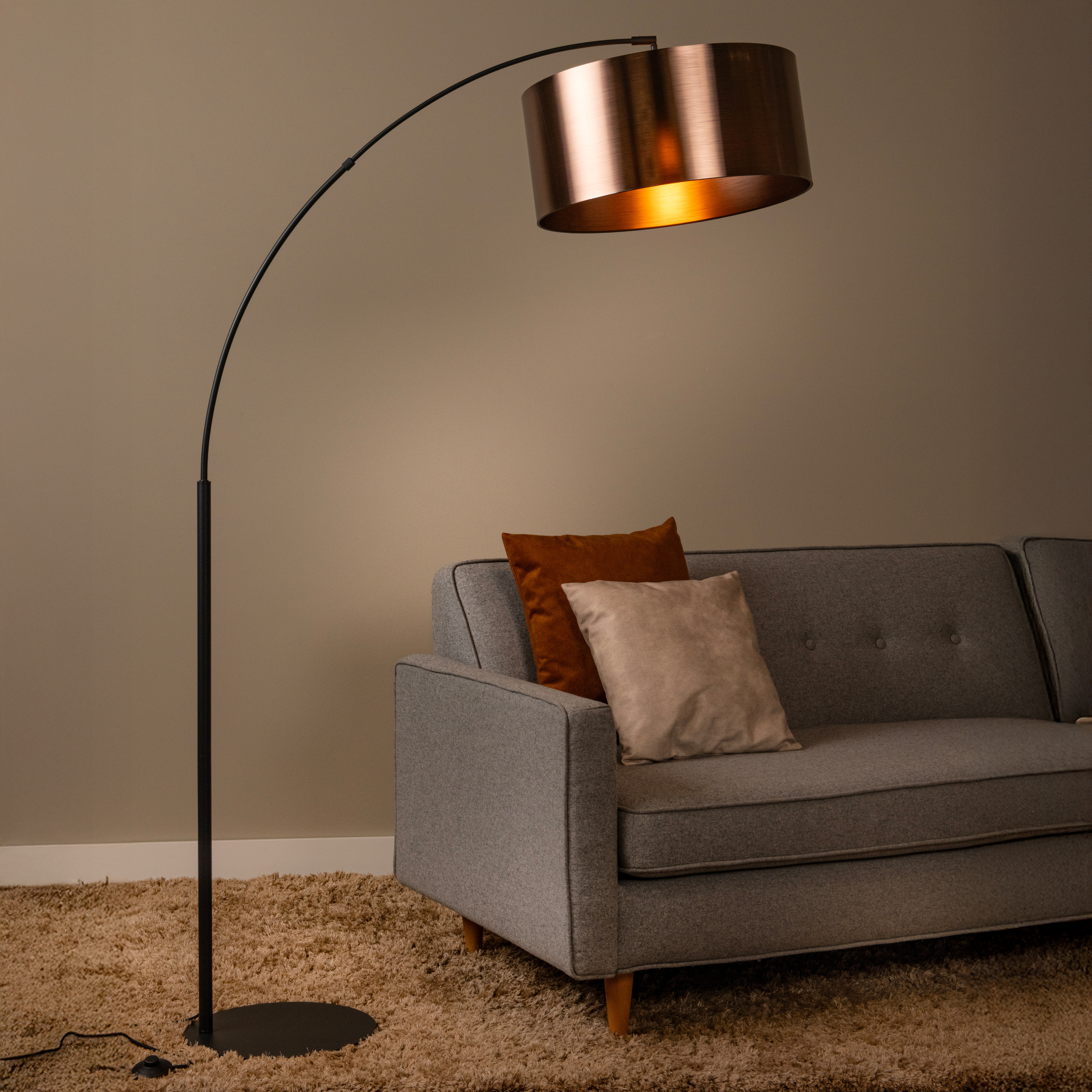 Lampadaire à arc moderne couleur rouille, Rankos, avec interrupteur