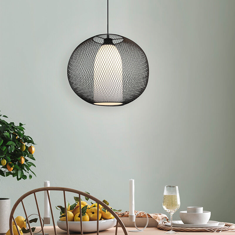 Suspension moderne noire, Mariko