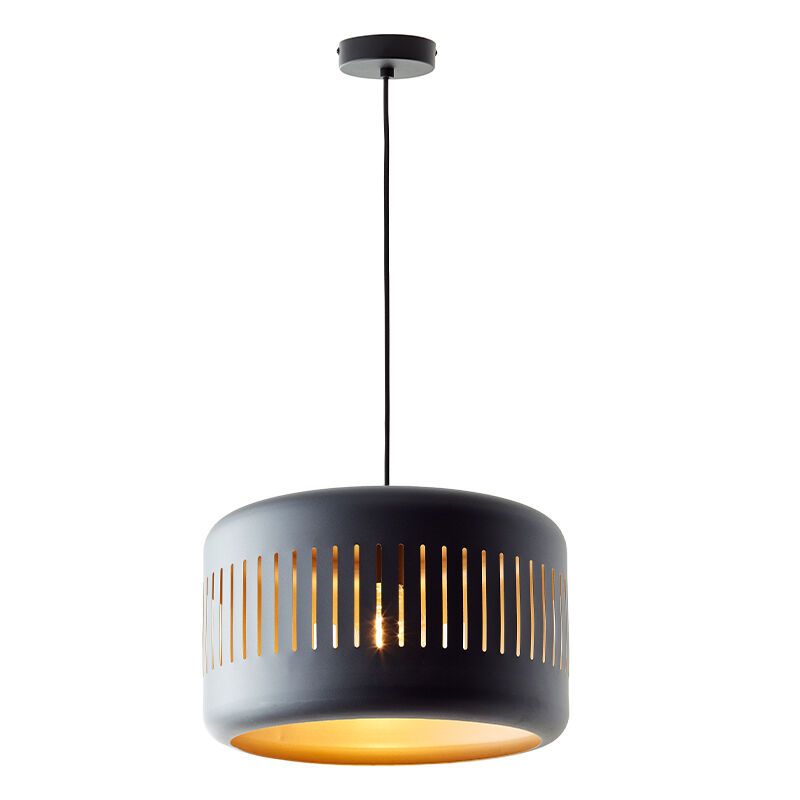 Suspension noire industrielle, Veronika Suspension noire industrielle, Veronika