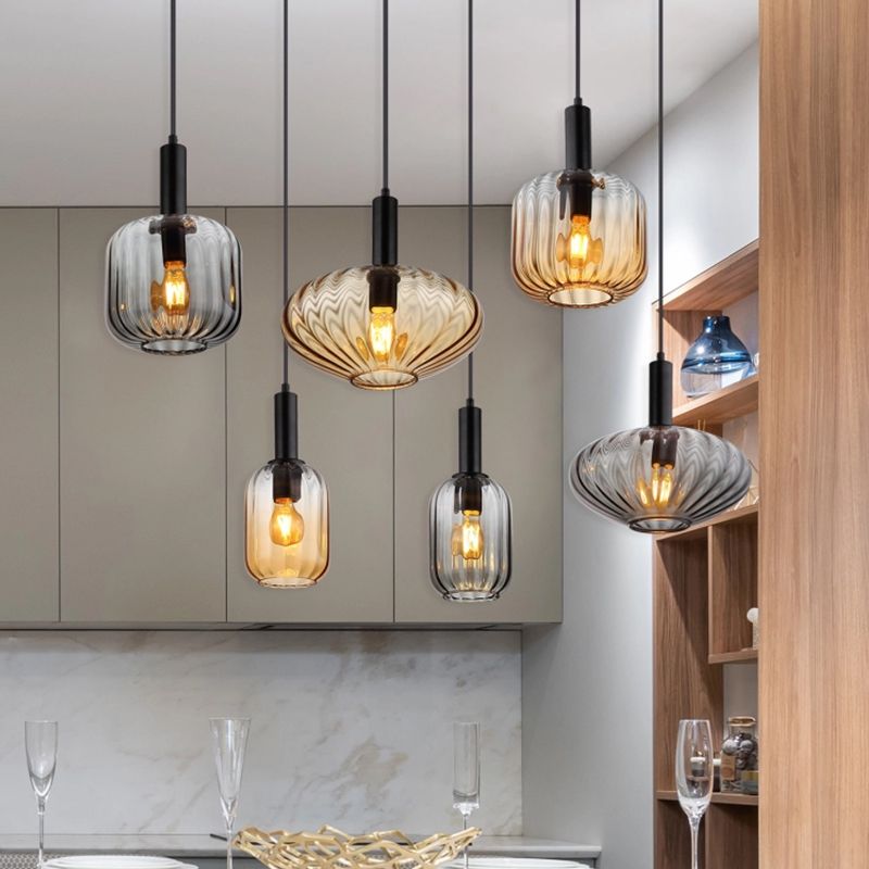 Suspension table à manger noire en verre, Marjolein