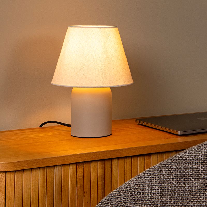 Lampe de table en céramique beige, Macia, avec interrupteur
