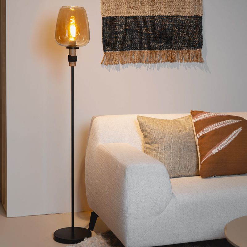 Lampadaire rétro ambre, Ilona, avec interrupteur Lampadaire rétro ambre, Ilona, avec interrupteur