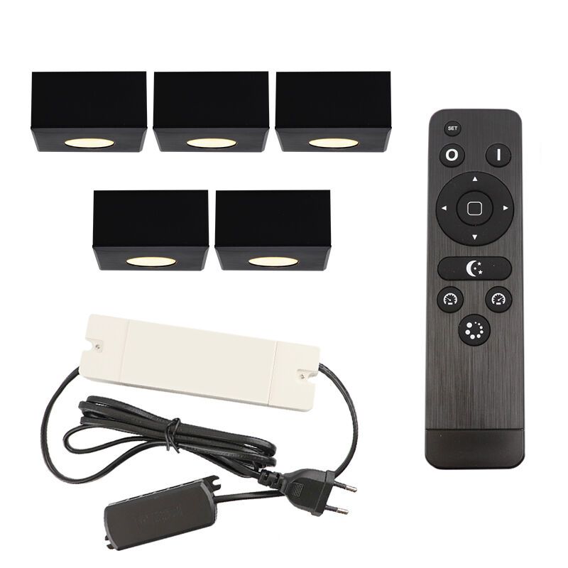 5 spots en saillie veranda carrés noirs Fredo, IP44, avec kit de connexion et télécommande