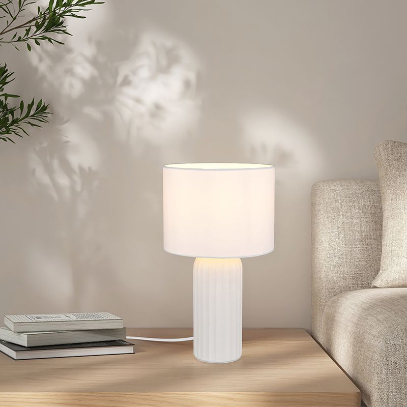 Lampe de table en céramique blanche, Nannette, avec interrupteur