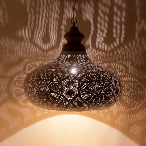 Suspension orientale blanche, Zina