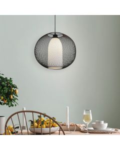 Suspension moderne noire, Mariko