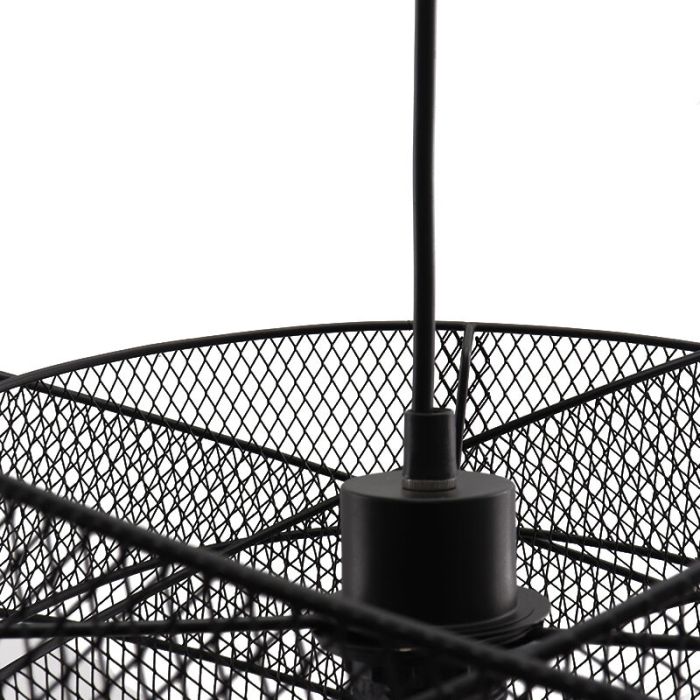 Suspension noire industrielle, Diny