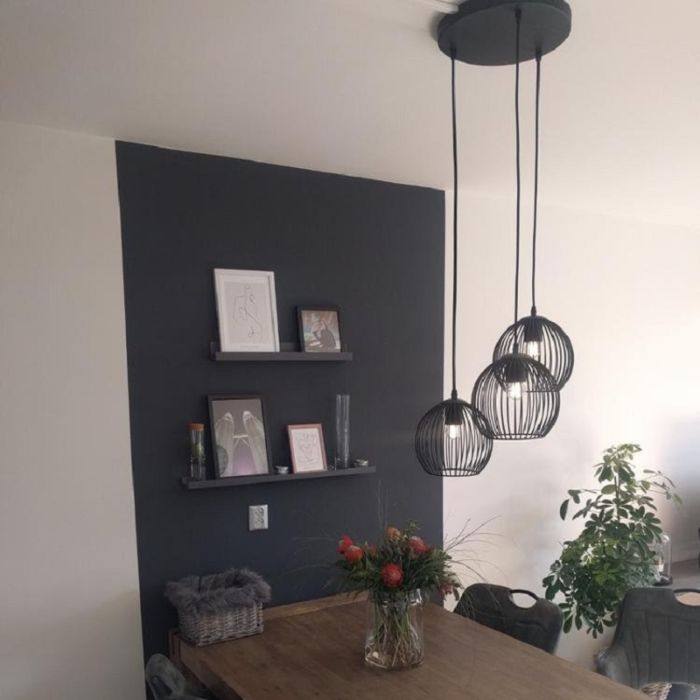 Suspension noire industrielle, Wiro