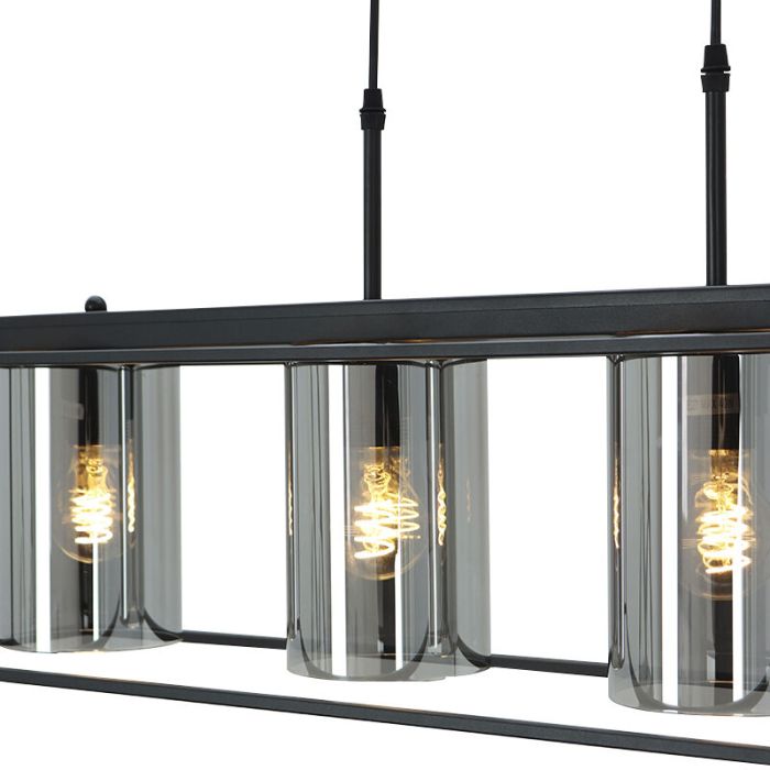 Suspension noire moderne, Jessa