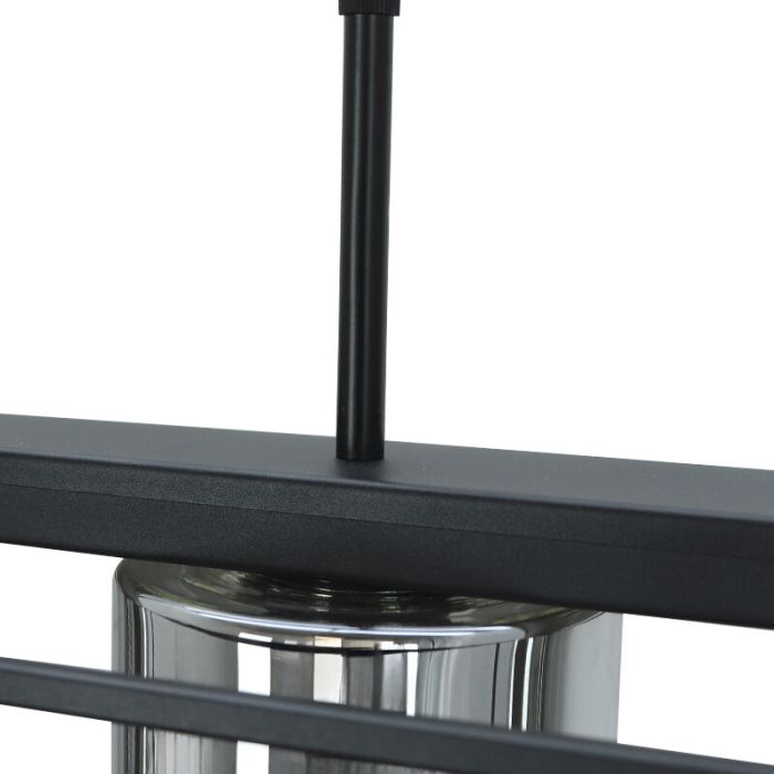 Suspension noire moderne, Jessa