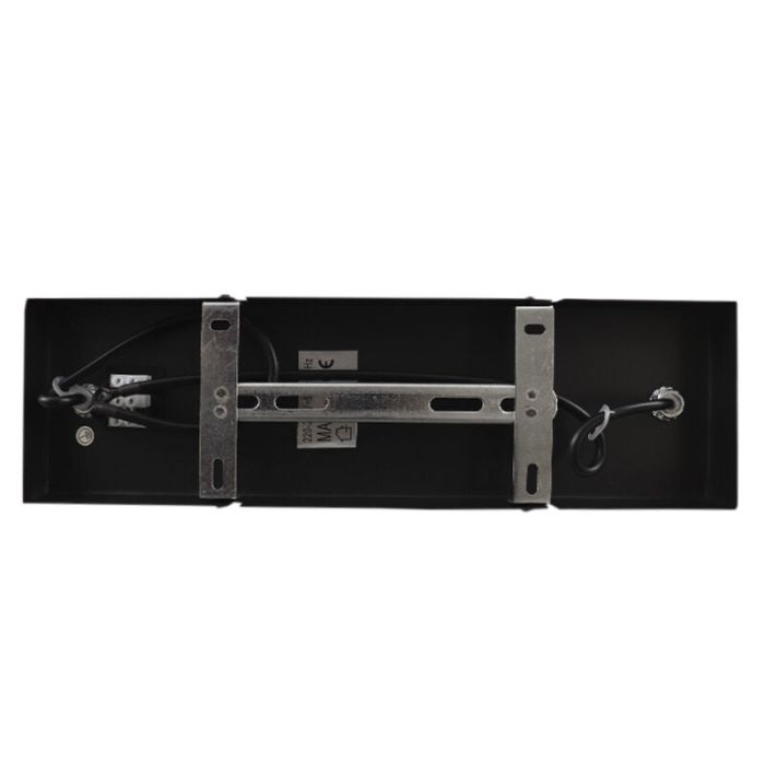 Suspension noire moderne, Jessa
