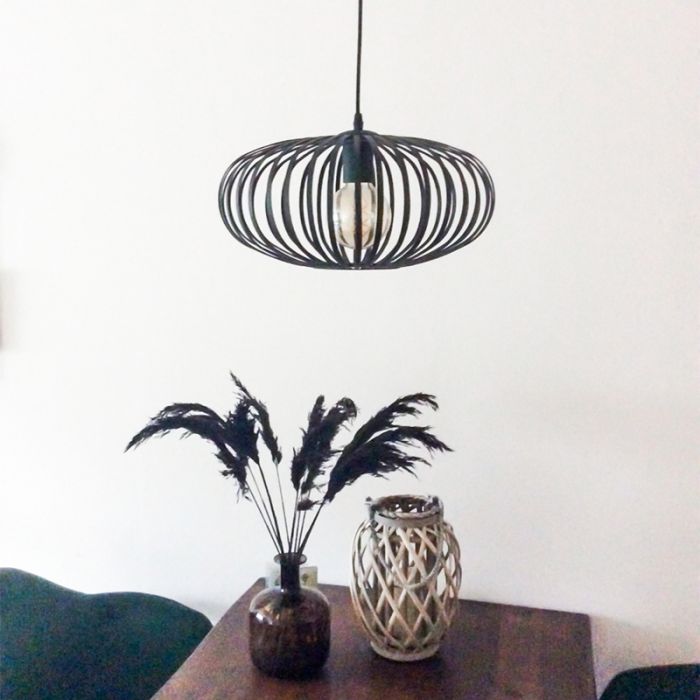 Suspension noire industrielle, Lieve