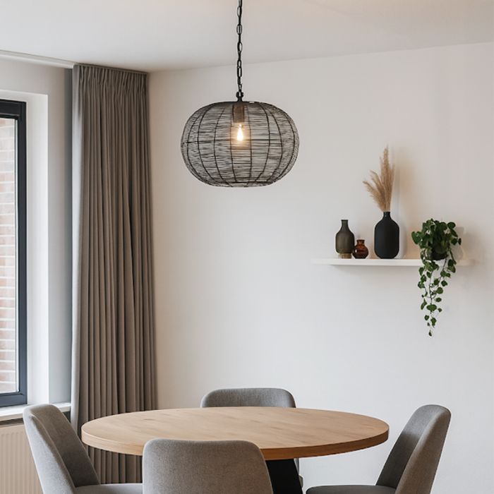 Suspension noire industrielle, Phebe