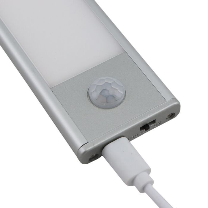 Lampe de placard en plastique argentée, Ilana, 1W, 3000K LED