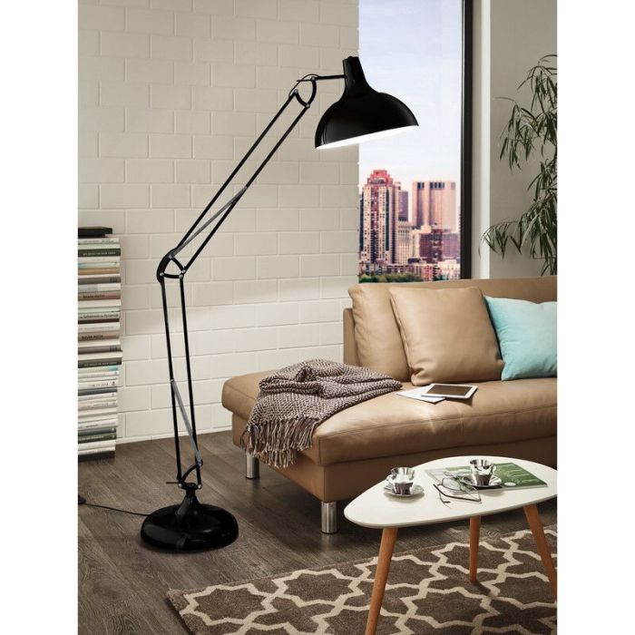 Lampadaire noir en métal, Josha, avec interrupteur