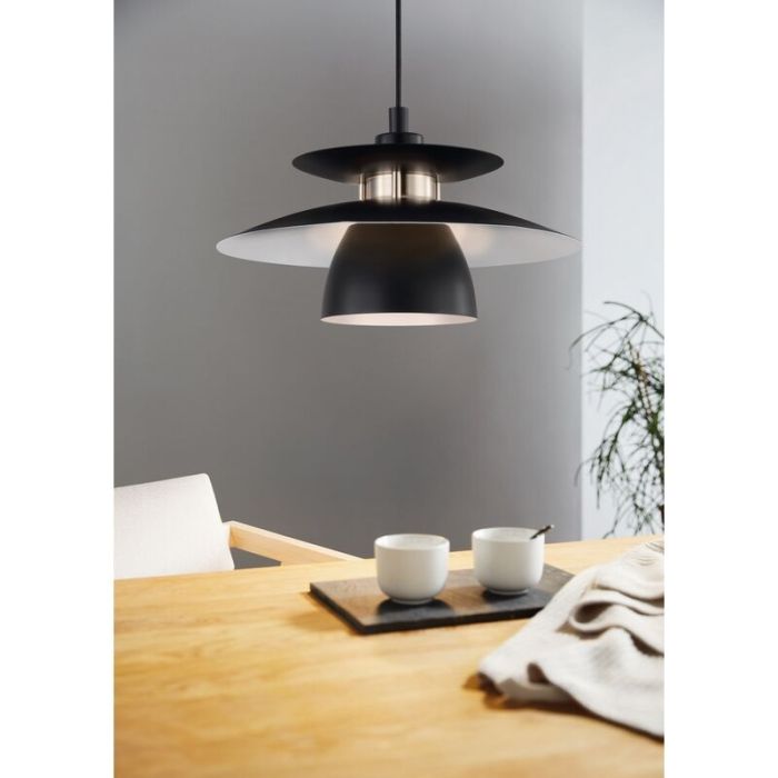 Suspension noire en acier, Lariana