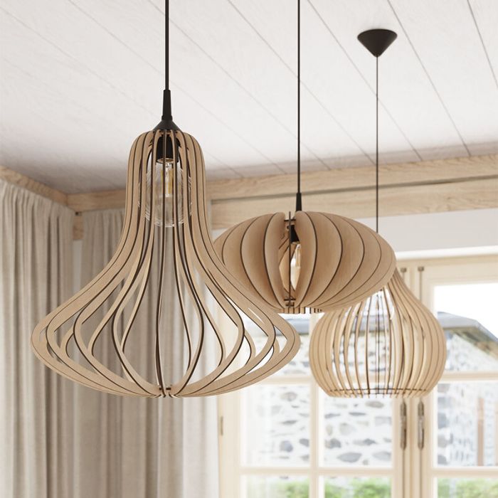 Suspension en bois marronne, Gudo