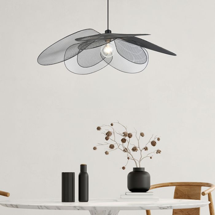 Suspension moderne noire, Lakshmi